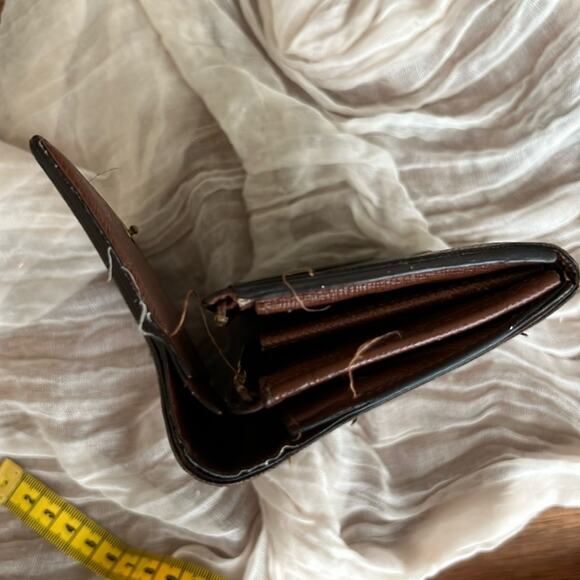 Authentic Louis Vuitton Paris Leather Monogram Snap Wallet - Picture 8 of 16